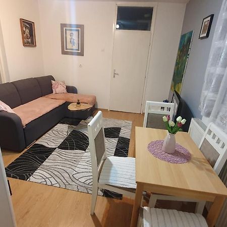 Apartman Dina Bihać Buitenkant foto