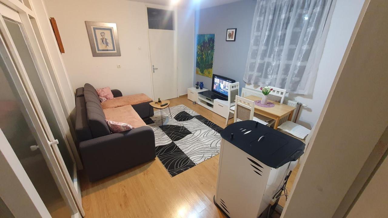 Apartman Dina Bihać Buitenkant foto