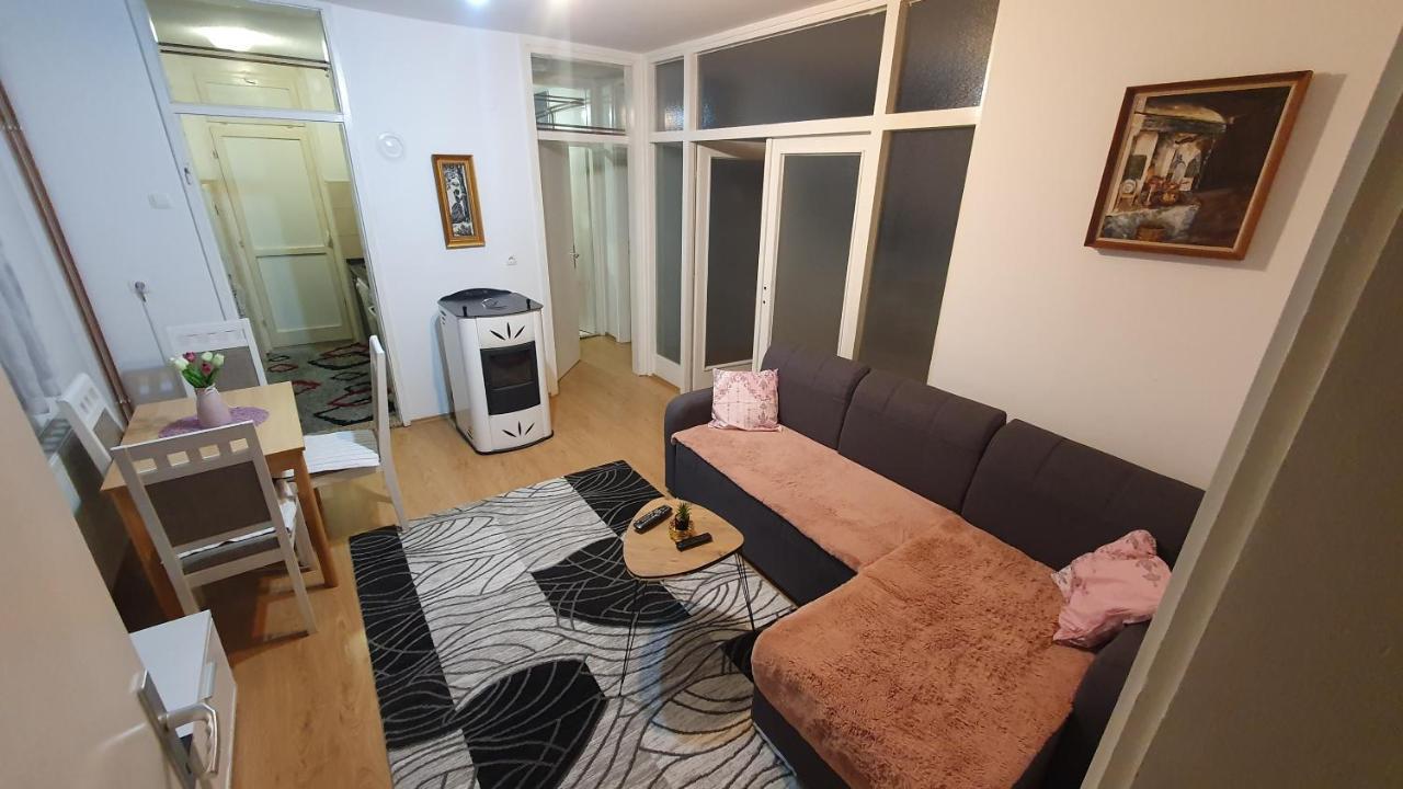 Apartman Dina Bihać Buitenkant foto